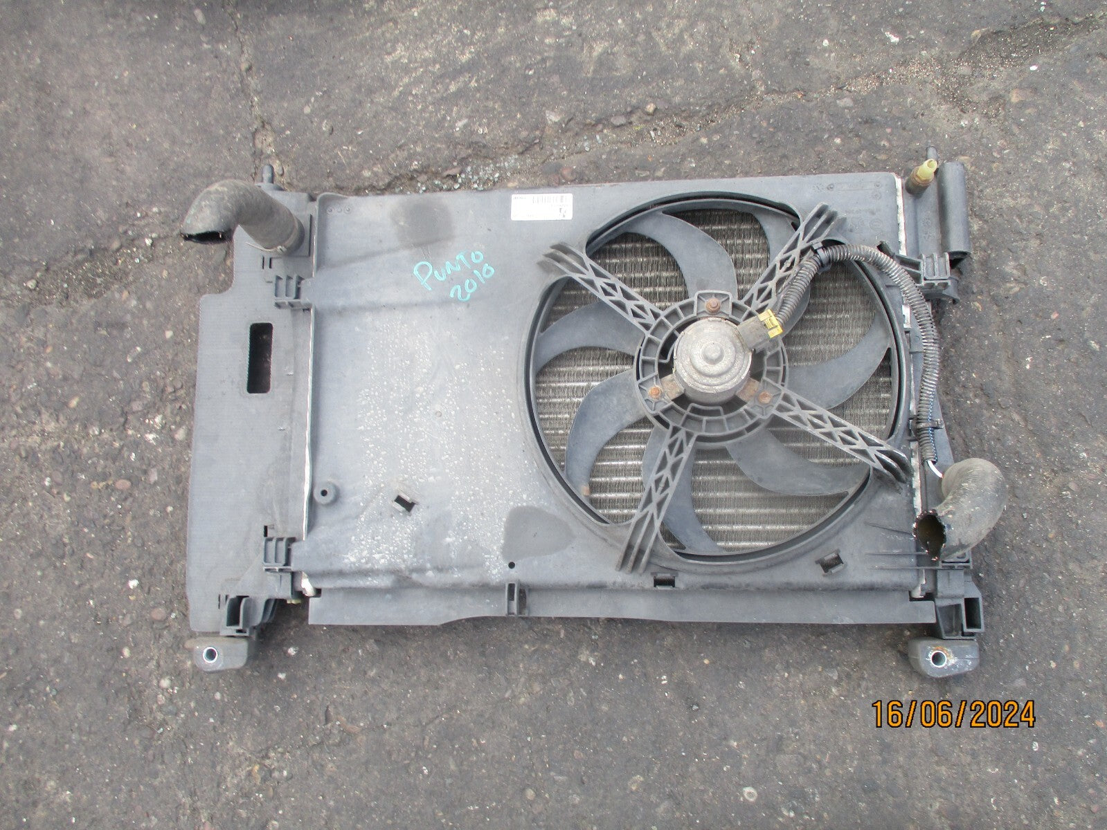 FIAT PUNTO 2010 1.4 PETROL RADIATOR RAD PACK 55700995 RP 09