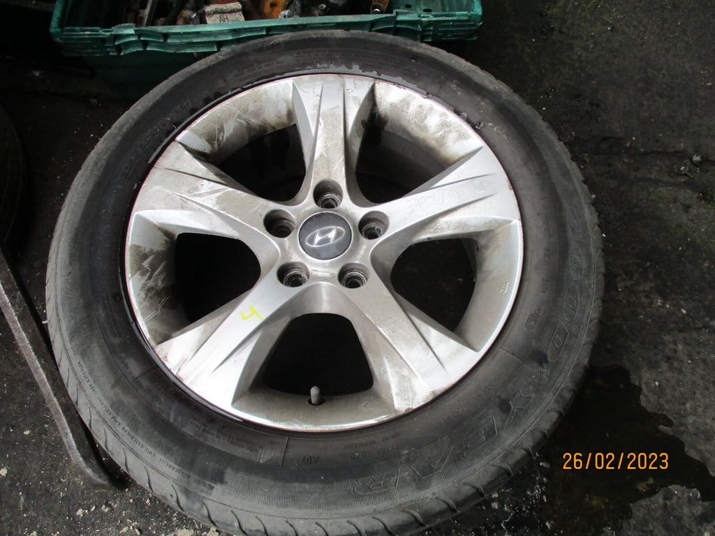 HYUNDAI I40 2012 16 INCH ALLOY WHEEL WITH TYRE 205/60R16 REF 4