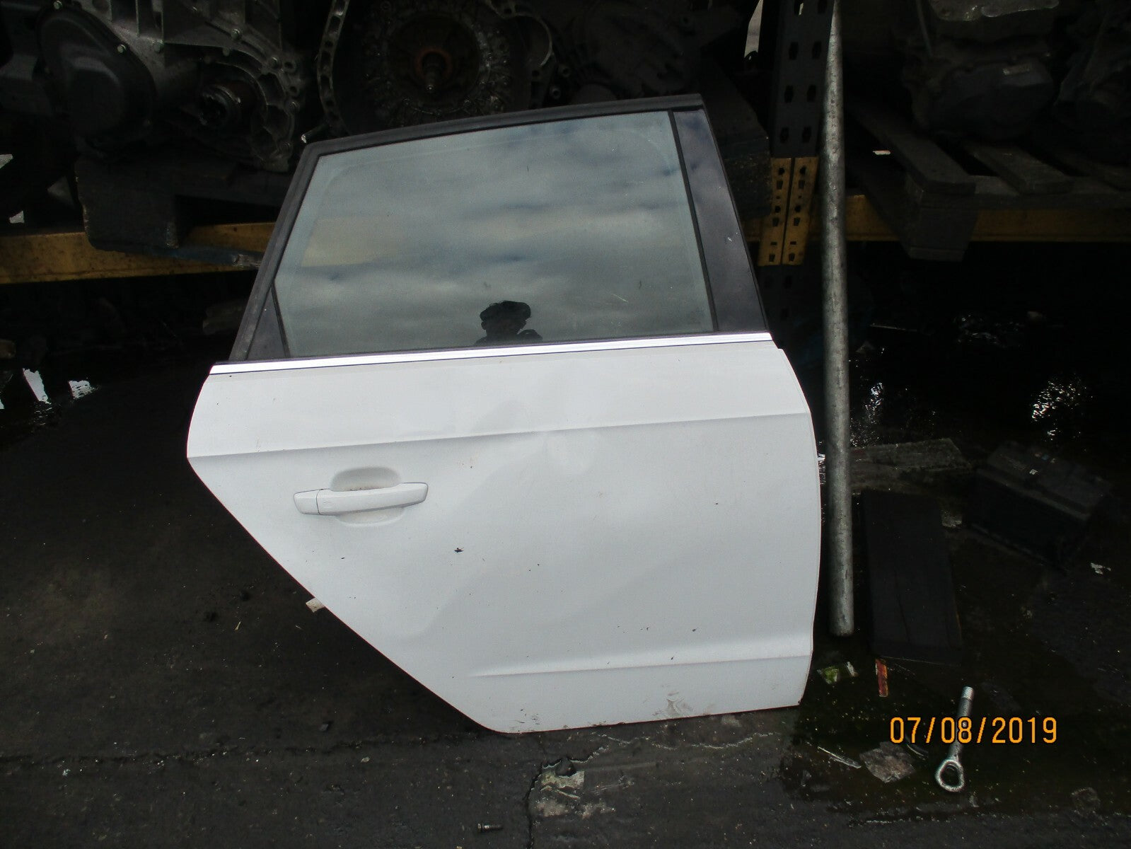 AUDI A3 8V 2017 HATCHBACK OSR DRIVER SIDE REAR COMPLETE DOOR WHITE DAMAGED