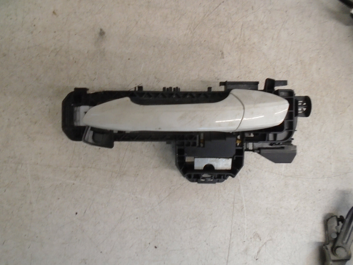 MERCEDES-BENZ A-CLASS 2016 W176 NSR REAR PASSENGER SIDE EXTERIOR HANDLE