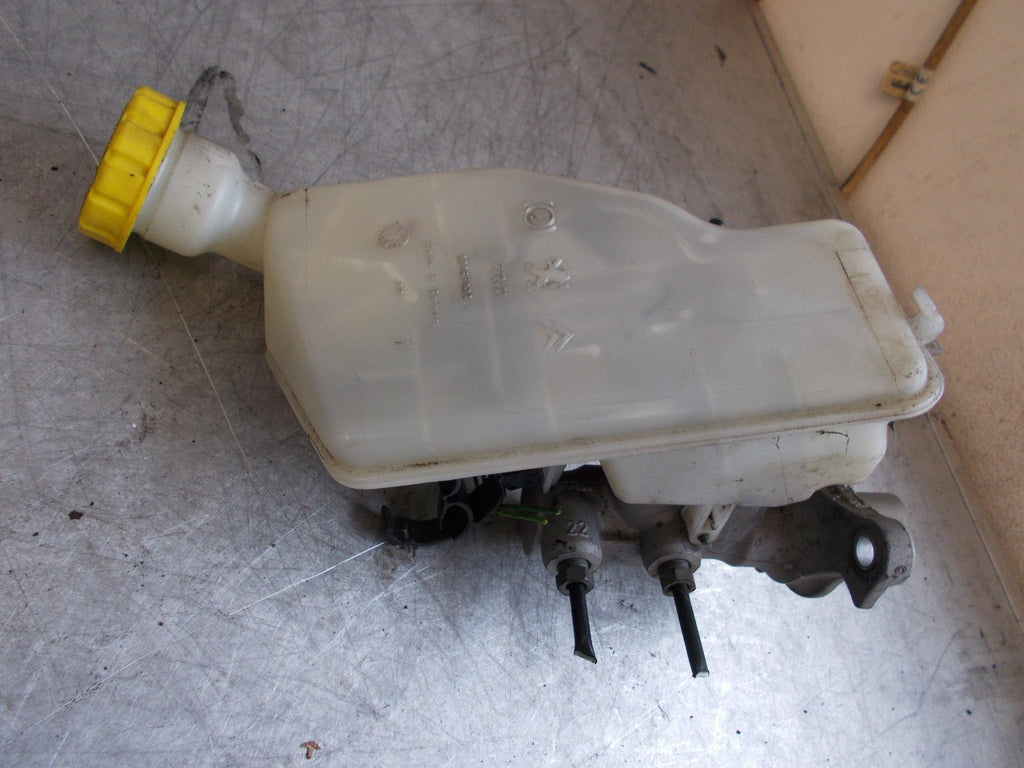 2006 CITROEN C3 1.4 8V PETROL  BRAKE MASTER CYLINDER 32067093L