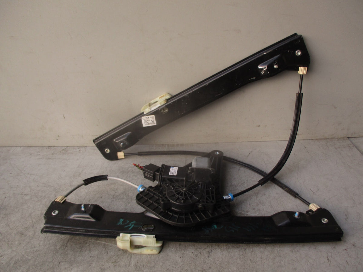 2021 MG HS NSF PASSENGER SIDE FRONT LEFT WINDOW MOTOR & REGULATOR  10367615