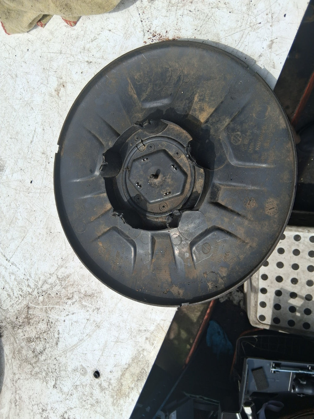 2023 RENAULT MASTER MK3 CENTRE WHEEL CAP 403150031R