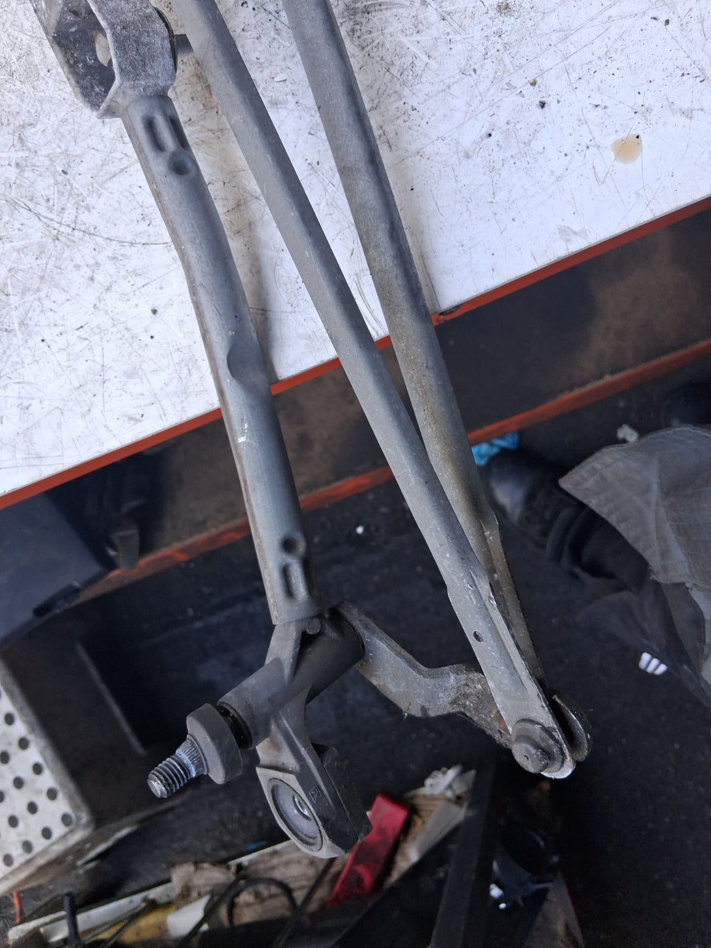 2014 FORD FIESTA MK7 FRONT WINDSCREEN WIPER MOTOR LINKAGE 8A6117B571BB