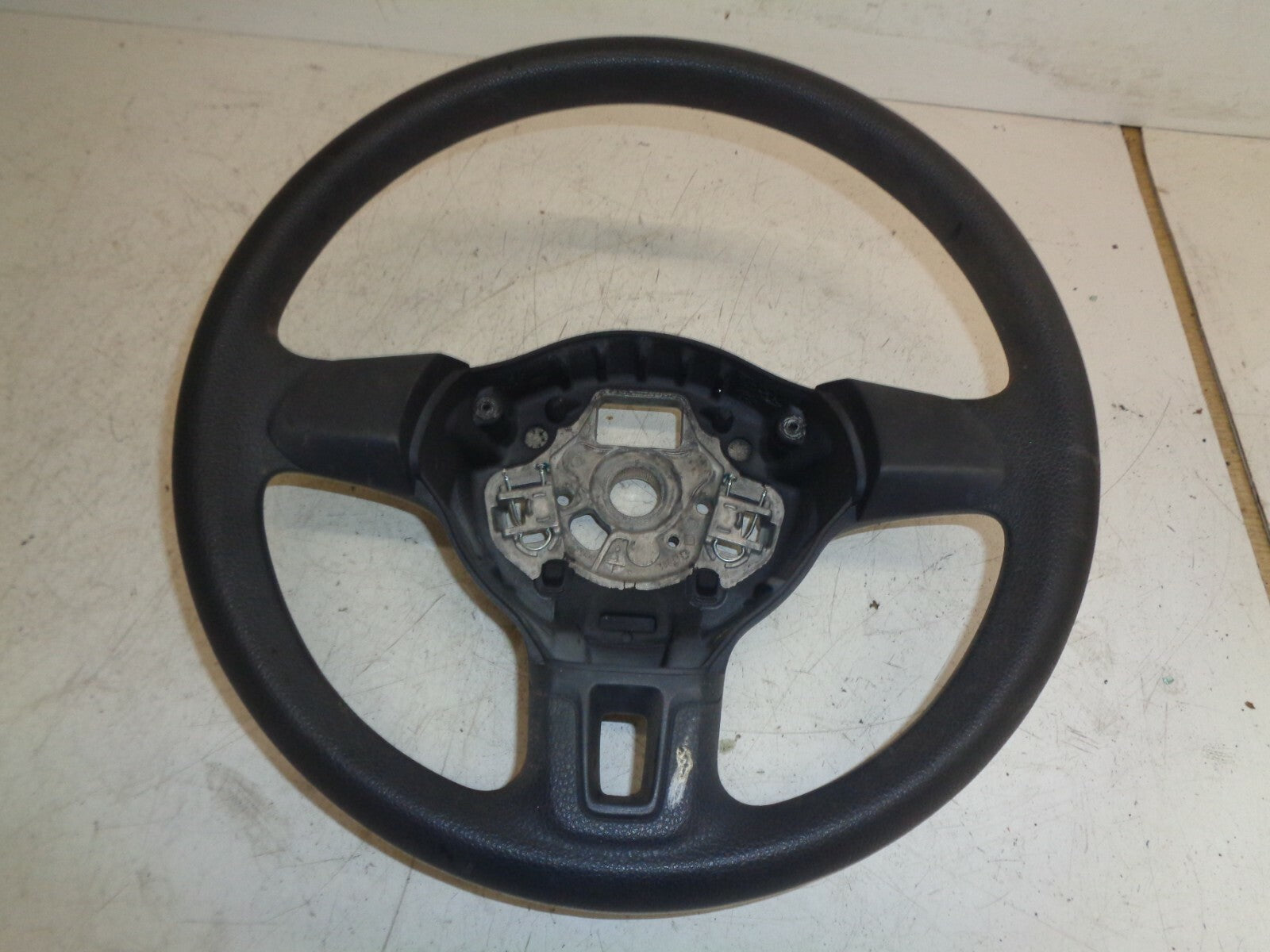 VW VOLKSWAGEN POLO 2014 6R 1.2 PETROL 3 SPOKE STEERING WHEEL 6R04190910