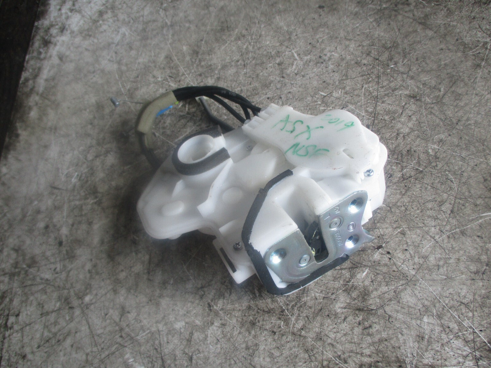 MITSUBISHI ASX 2020 NSR PASSENGER SIDE REAR DOOR LOCK MECHANISM