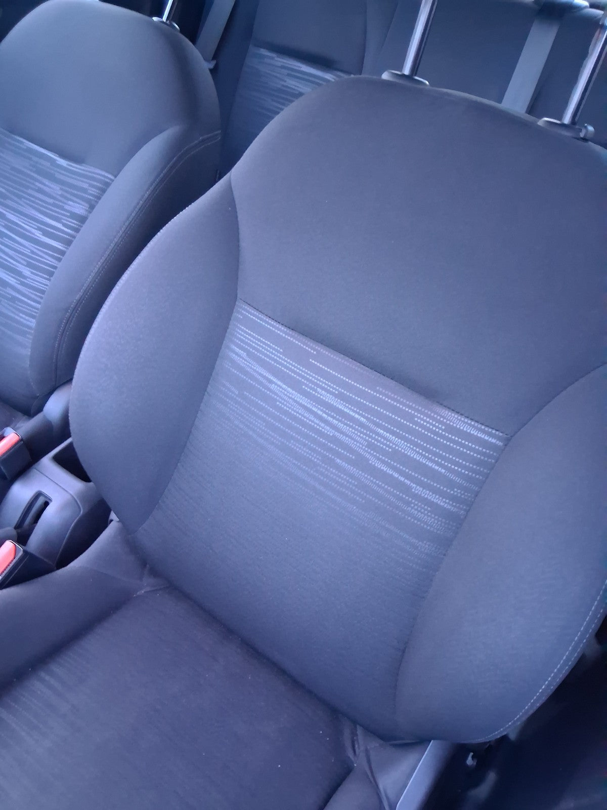 2014 PEUGEOT 208 NSF PASSENGER SIDE FRONT LEFT COMPLETE FABRIC SEAT