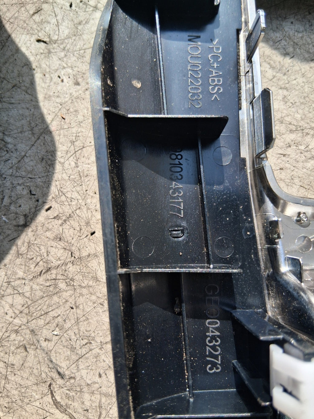 2019 PEUGEOT 5008 MK2 GEAR SELECTOR TRIM WITH PARKING BUTTON SWITCH 9810343177