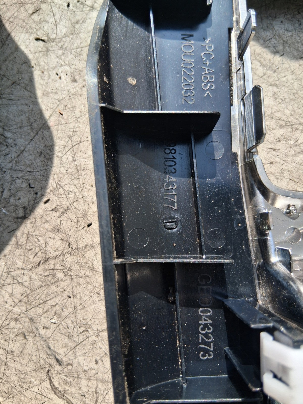 2019 PEUGEOT 5008 MK2 GEAR SELECTOR TRIM WITH PARKING BUTTON SWITCH 9810343177