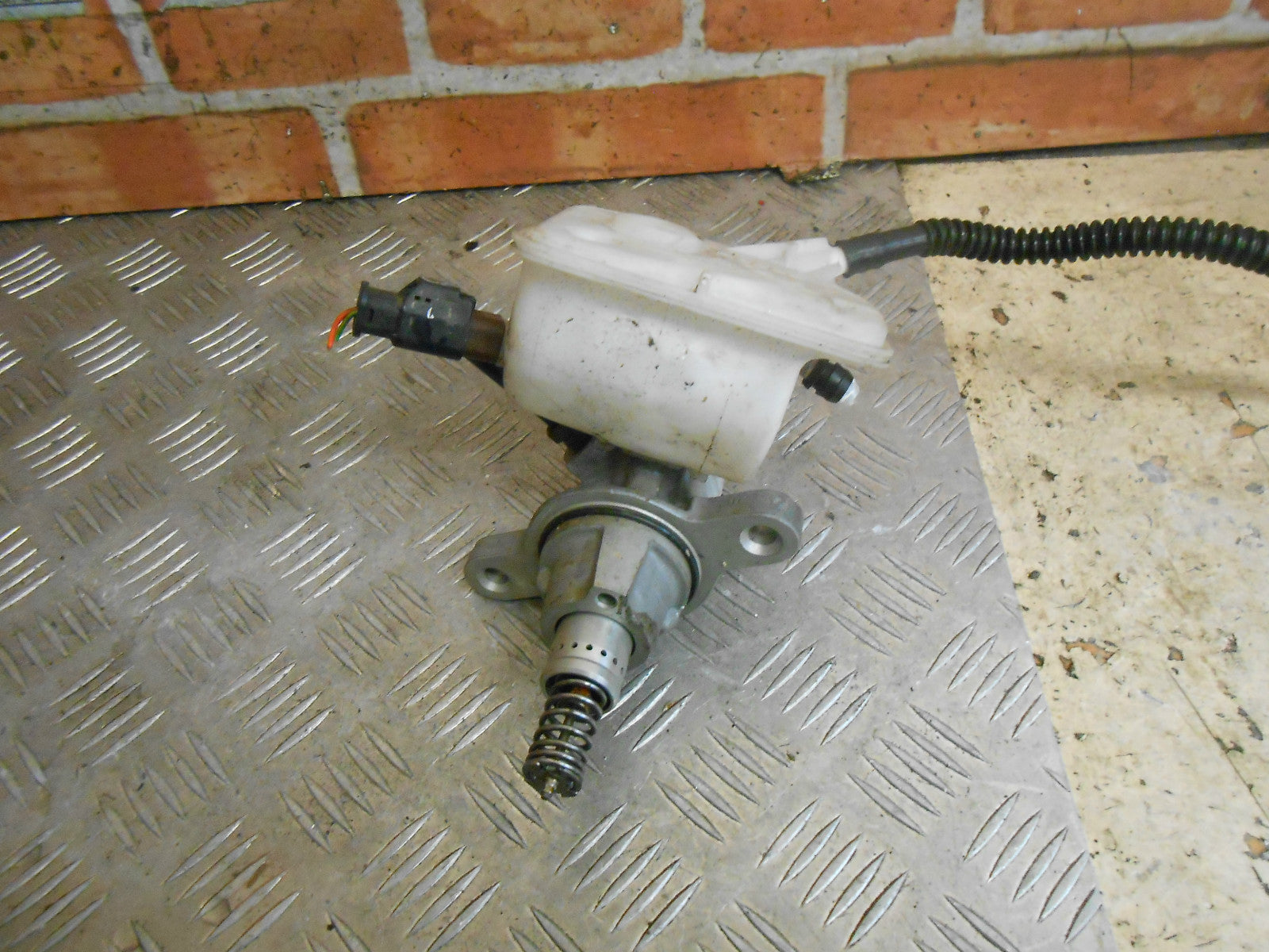 CITROEN C4 MK2 2012 BRAKE MASTER CYLINDER RESERVOIR BOTTLE TANK Y24879