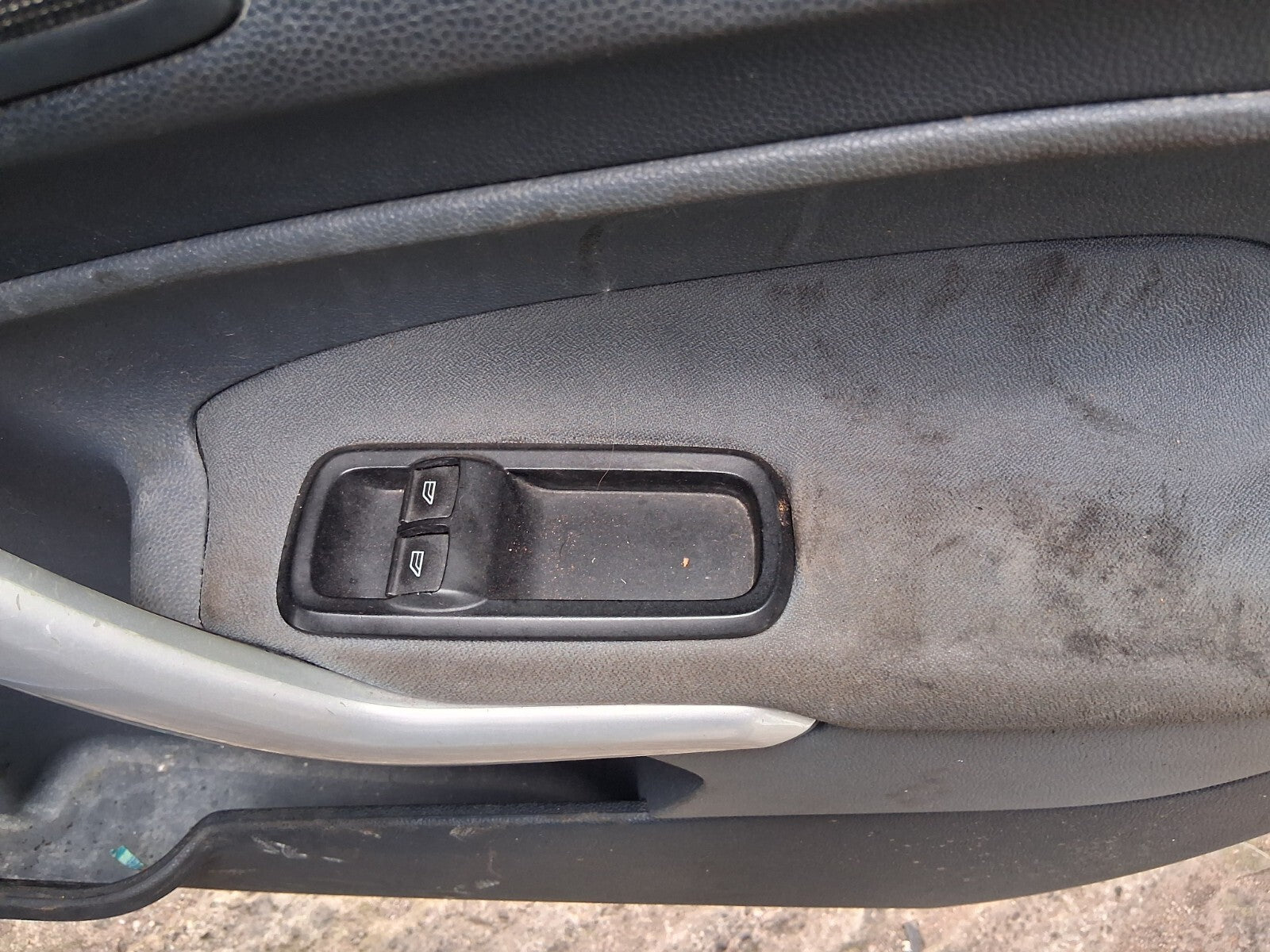2010 FORD FIESTA MK7 OSF DRIVER SIDE FRONT RIGHT COMPLETE DOOR OCEAN BLUE