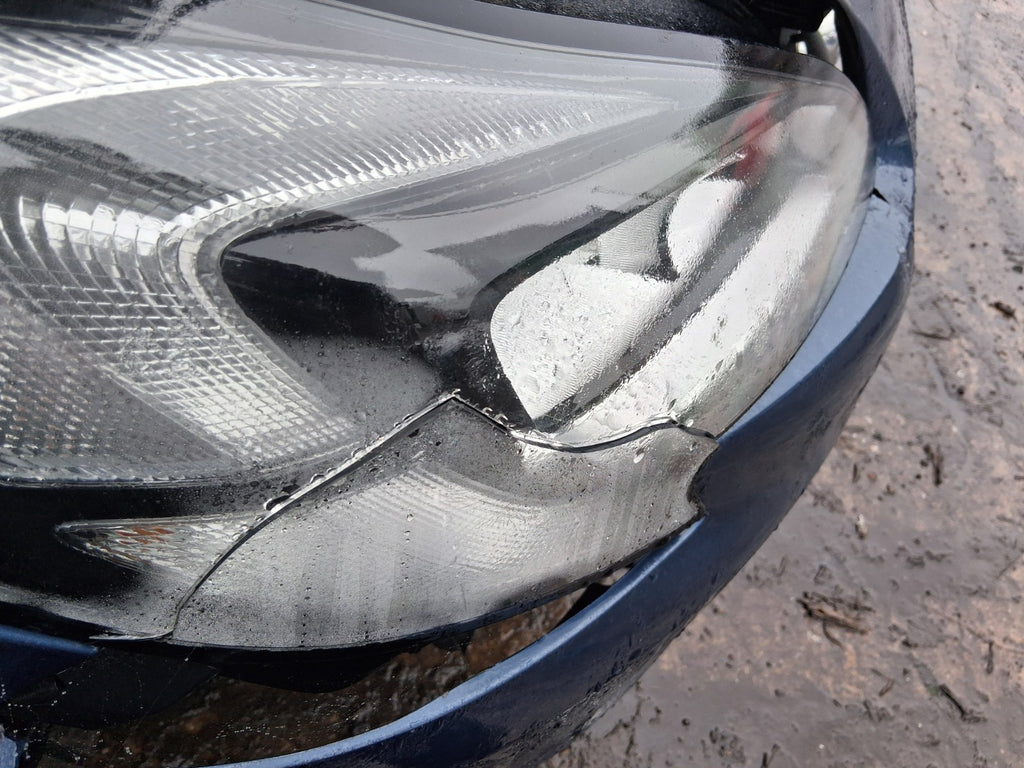 2017 VAUXHALL CORSA E OSF DRIVER SIDE FRONT RIGHT HEADLIGHT DAMAGED 39108229