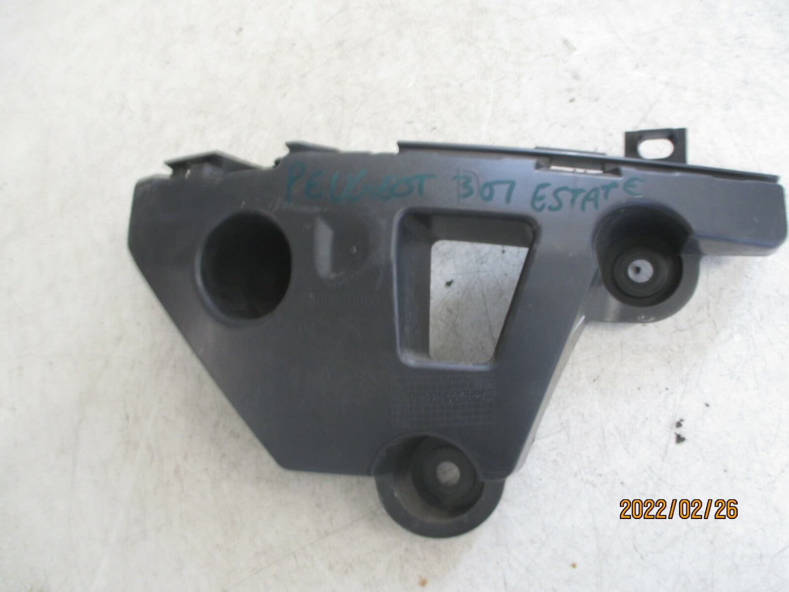 PEUGEOT 308 2013-2021 MK2 ESTATE OSR REAR DRIVER SIDE BUMPER HOLDER 9800920080