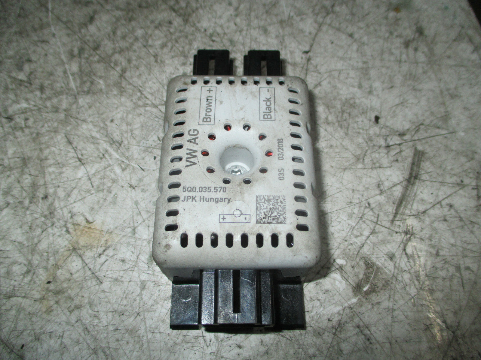 VW VOLKSWAGEN GOLF 2018 MK7 INTERFERENCE RADIO ANTENNA AMPLIFIER 5Q0035570