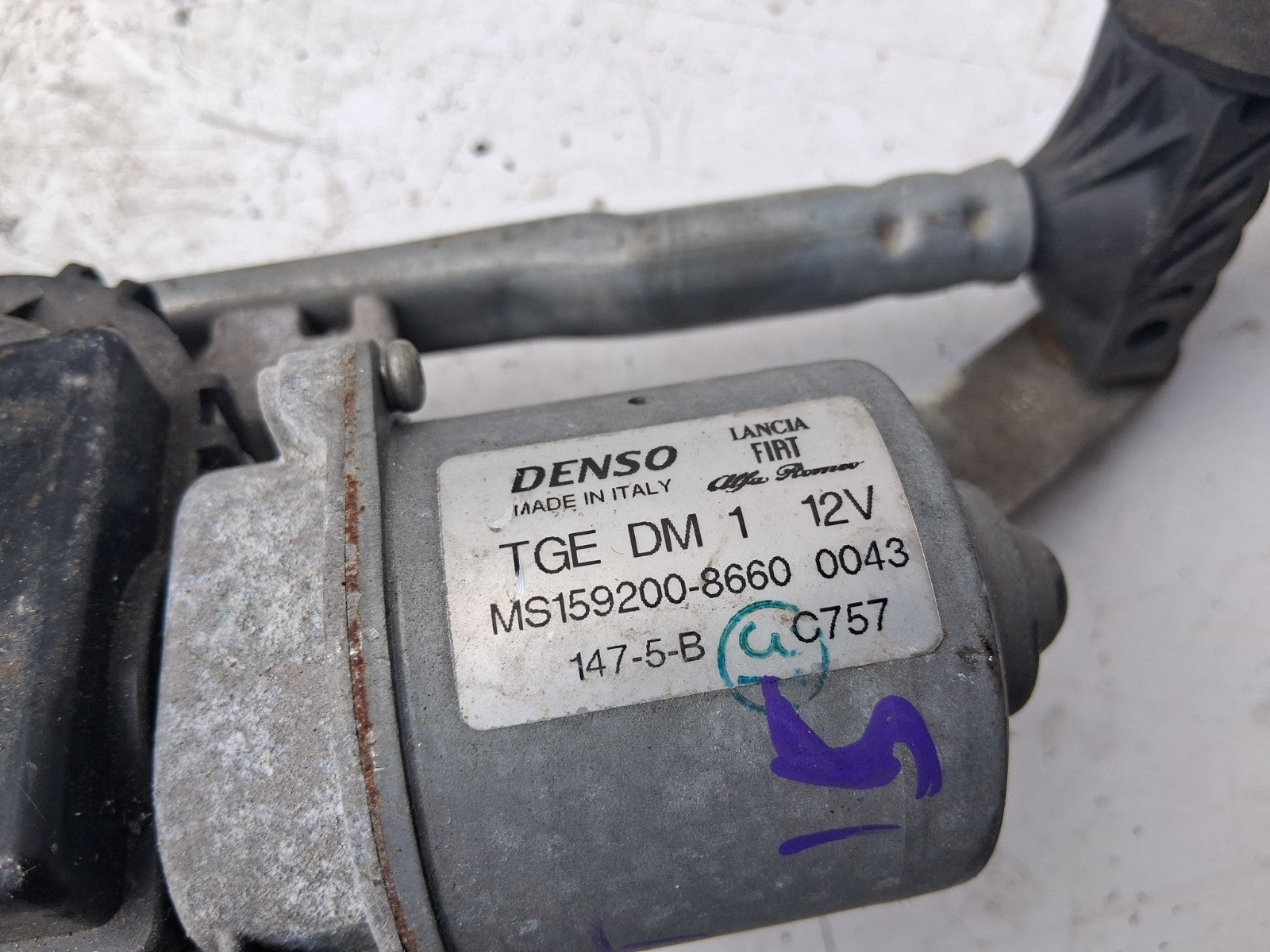 2015 FIAT 500 LOUNGE FRONT WINDSCREEN WIPER MOTOR LINKAGE MS1592008660