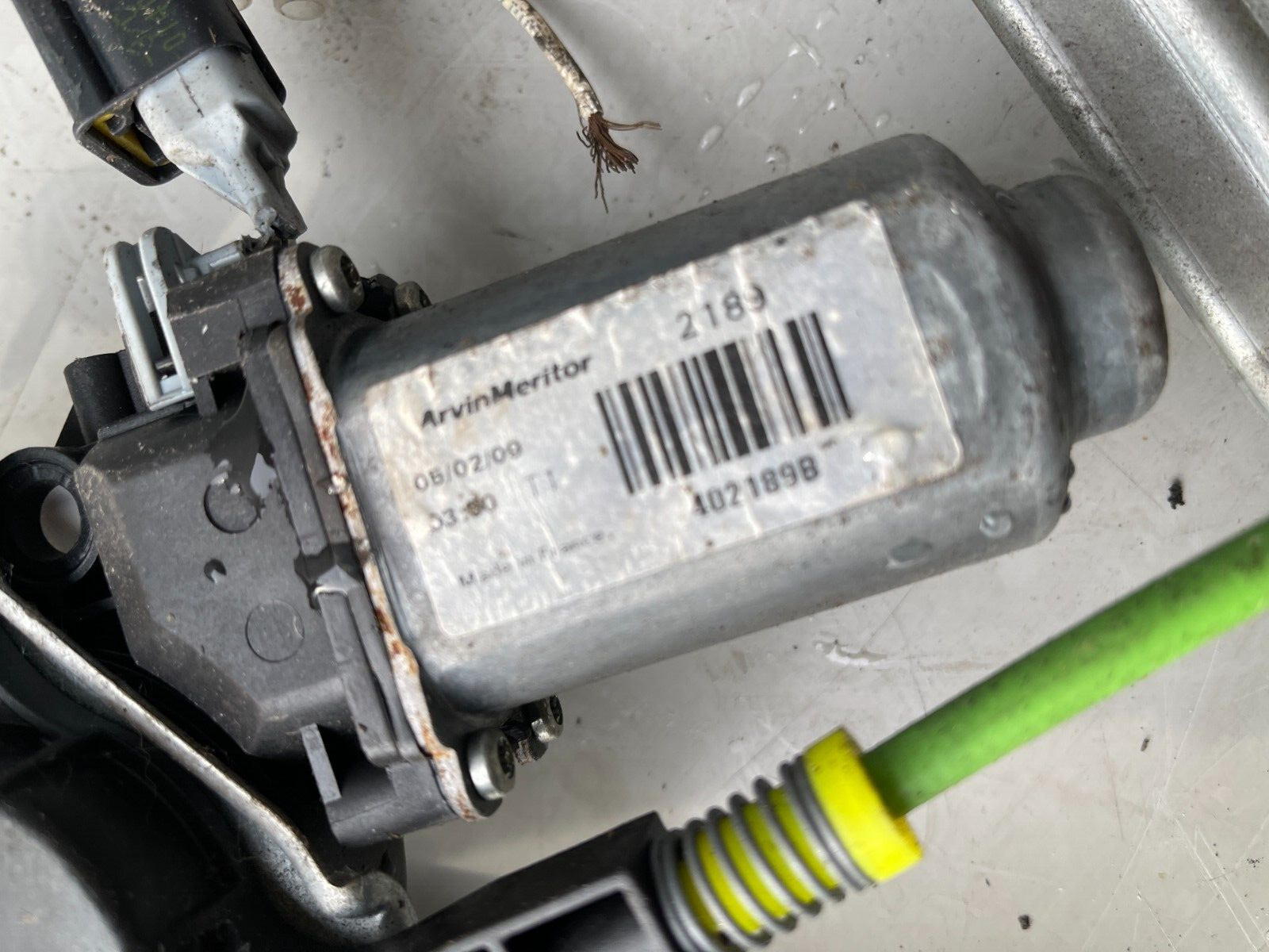2011 CITROEN C3 NSF PASSENGERS SIDE FRONT WINDOW REGULATOR MOTOR 402189B