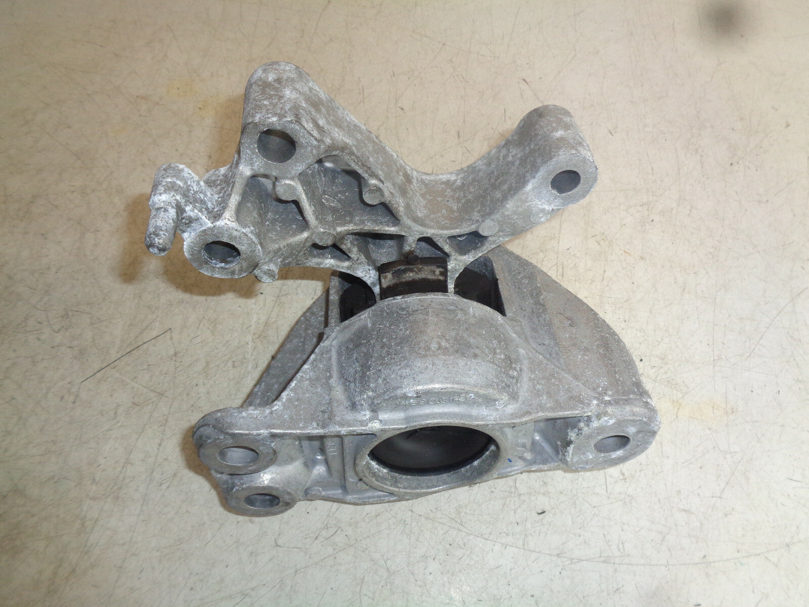 NISSAN QASHQAI J11 MK2 2019 1.2 PETROL OS DRIVER SIDE ENGINE MOUNT 112846249R