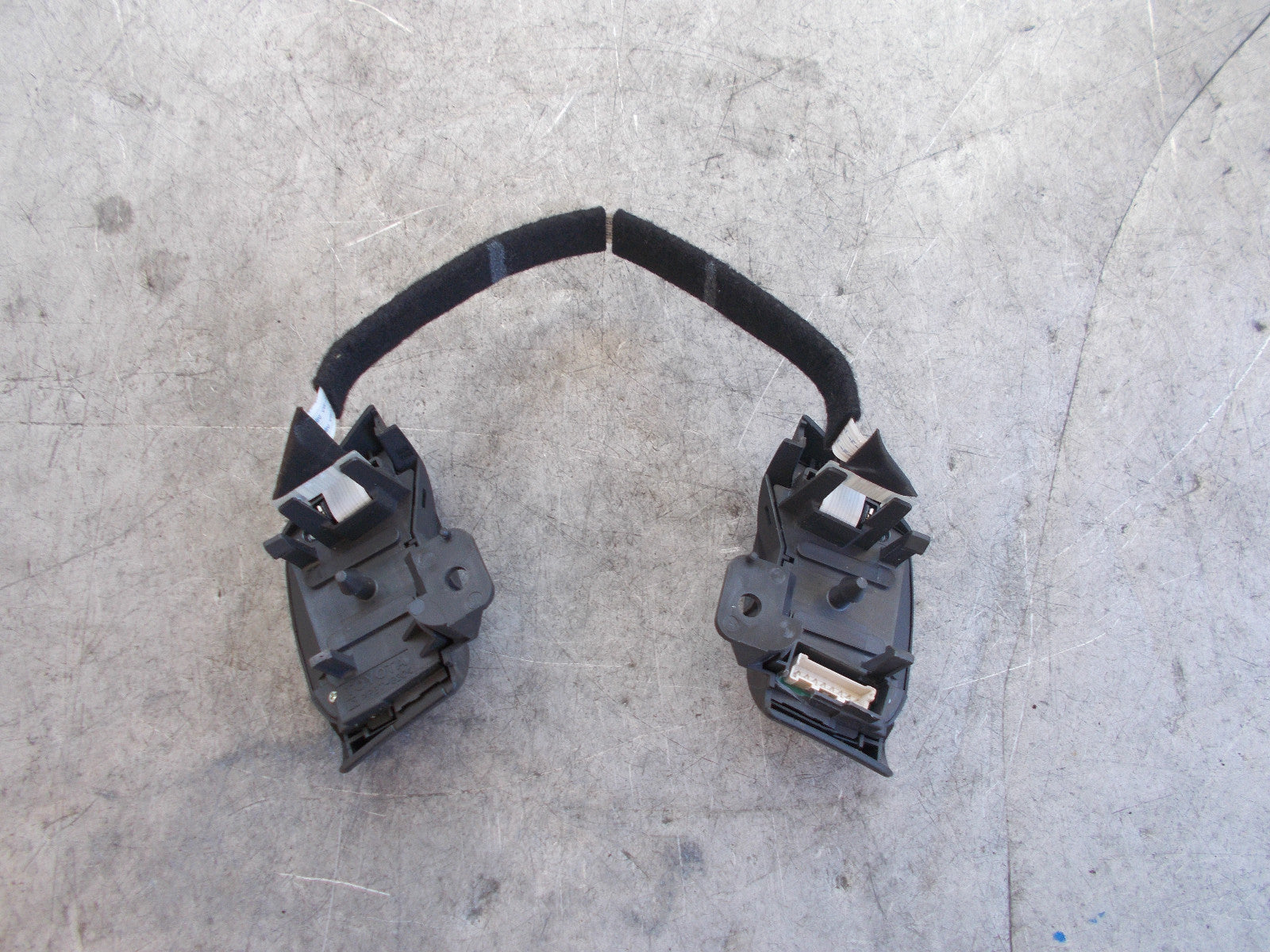 TOYOTA COROLLA VERSO 2007 MK2 STEERING WHEEL STEREO CONTROL SWITCHES
