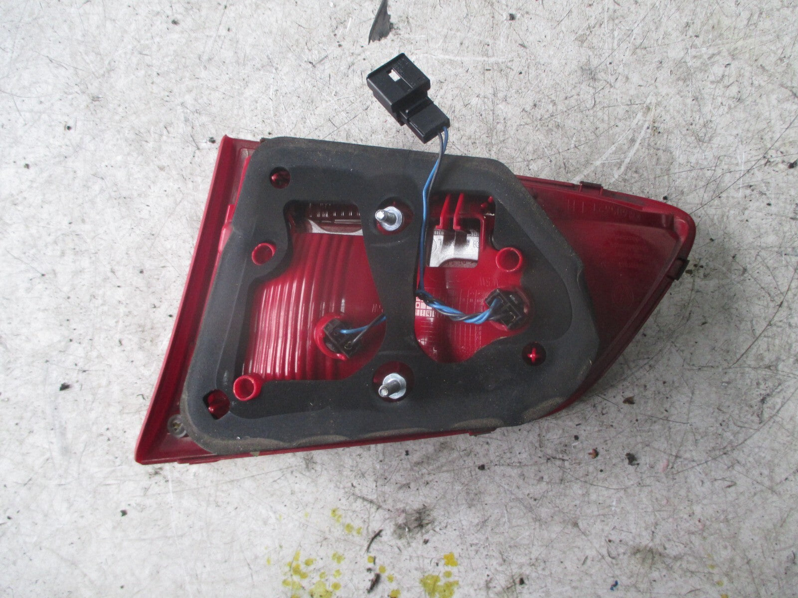 VW VOLKSWAGEN B7 PASSAT 2016 ESTATE PASSENGER REAR INNER TAIL LIGHT  3AF945093R