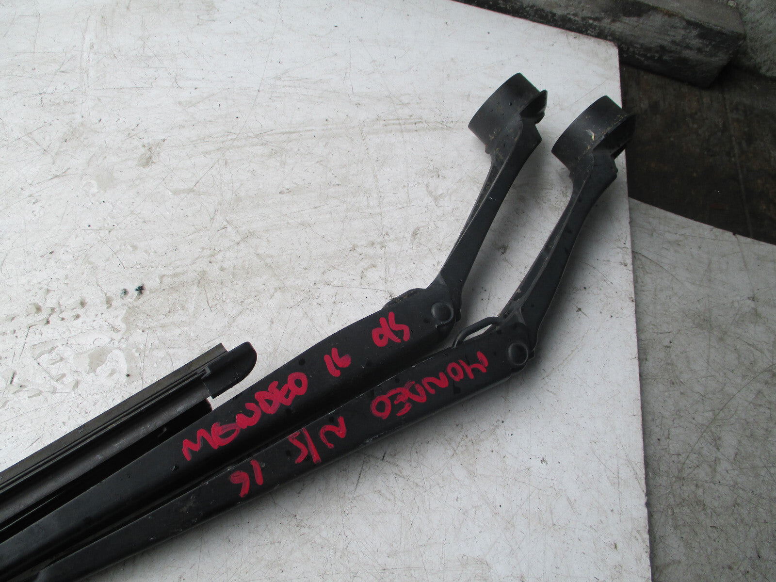FORD MONDEO MK5 2016 DRIVER PASSENGER WIPER ARM & BLADE
