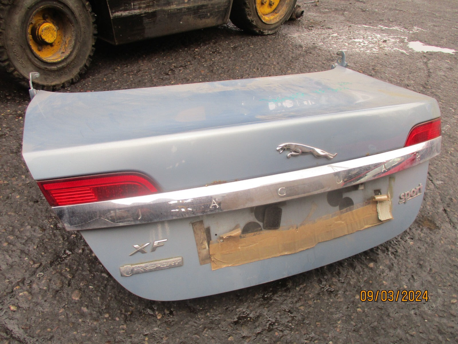 JAGUAR XF X250 2010 REAR COMPLETE TAILGATE BOOTLID LIGHT BLUE
