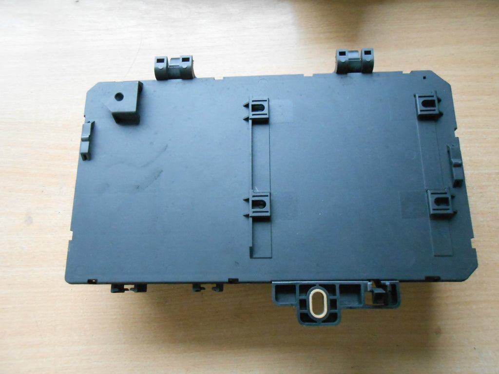 VAUXHALL ASTRA H (MK5) BOOT FUSE RELAY CONTROL BOX MODULE 13180773 DJ