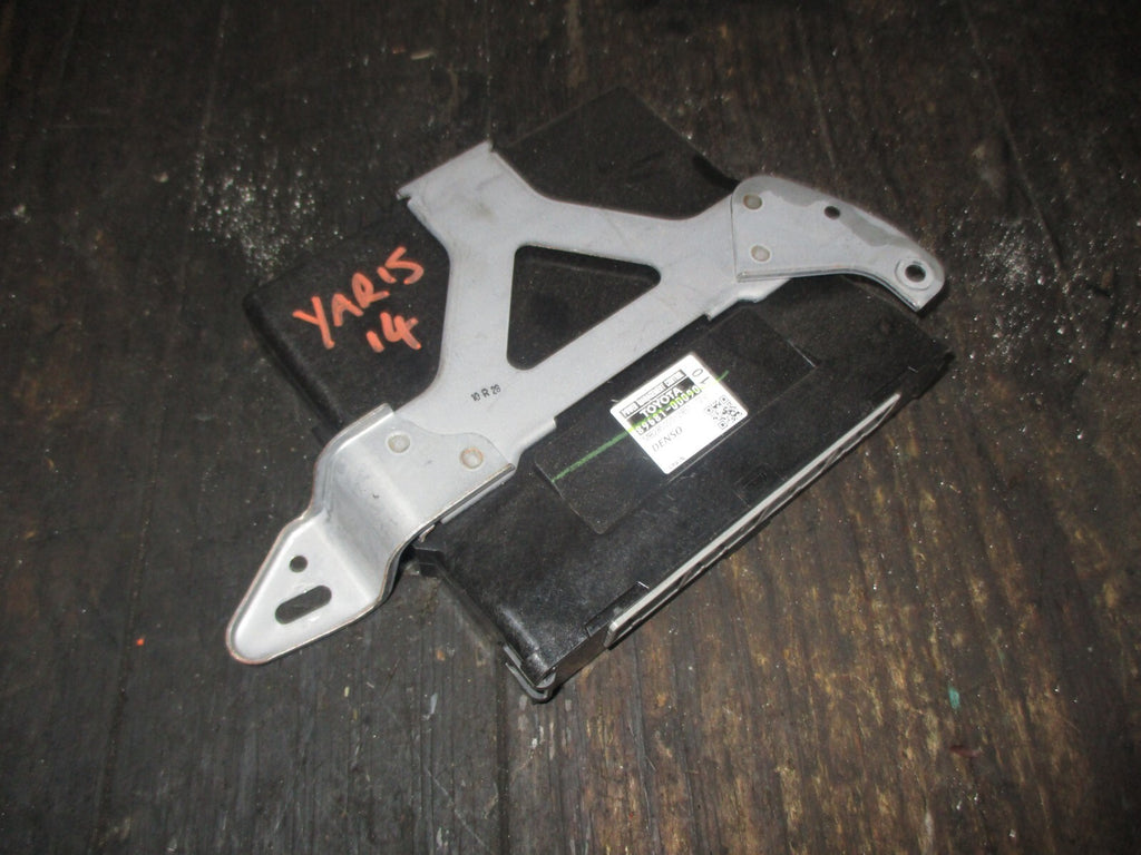 TOYOTA YARIS MK3 2014 POWER MANANGEMENT CONTROL MODULE 896810D090
