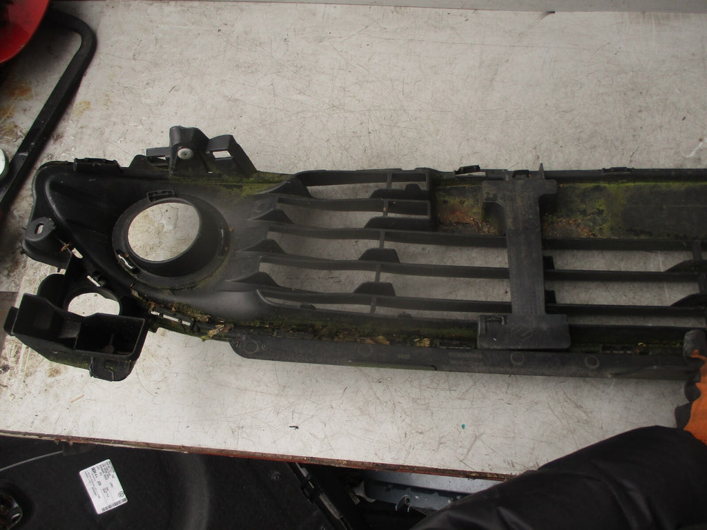 2015 RENAULT CLIO MK4 FRONT BUMPER LOWER GRILLE 622542958R