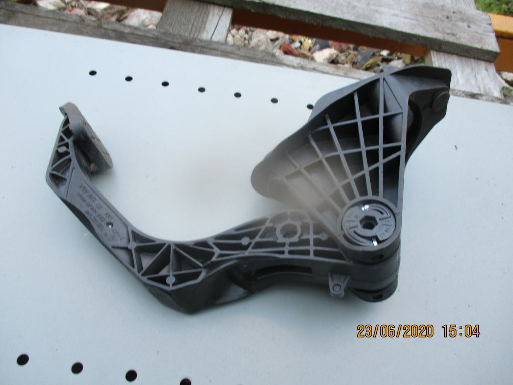 VW VOLKSWAGEN POLO 6R MK5 CLUTCH PEDAL 6R2721321