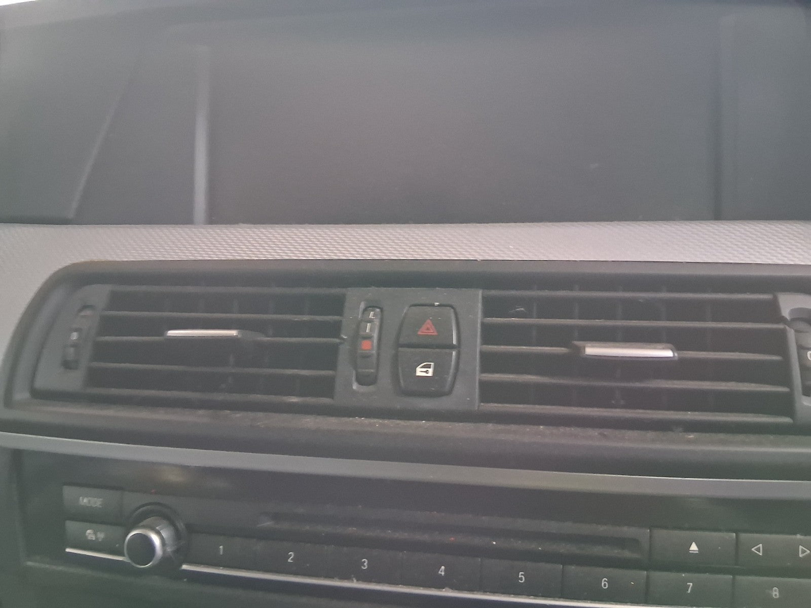 2010 BMW 5 SERIES F10 M SPORT FRONT DASHBOARD CENTRE AIR VENT & HAZARD SWITCH