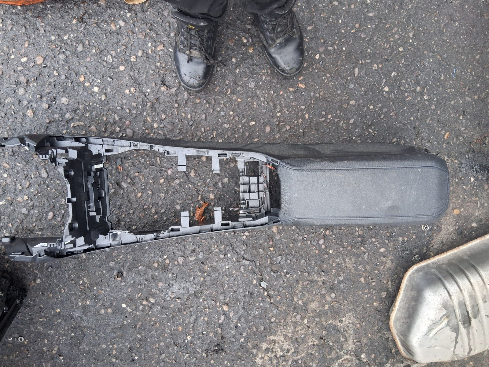 2022 BMW 2 SERIES F44 CENTRE CONSOLE WITH LEATHER ARMREST 5A369D0