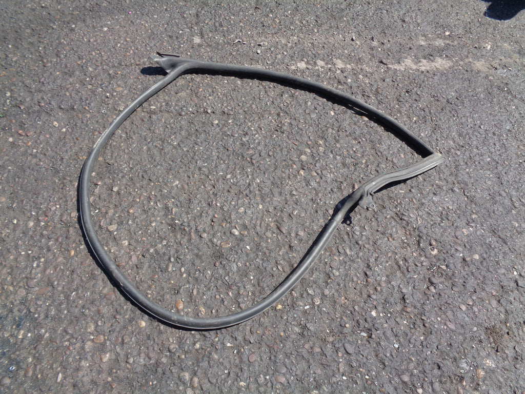 AUDI A5 2017 8W6 NSF PASSENGER SIDE FRONT DOOR SEAL RUBBER 8W8831707