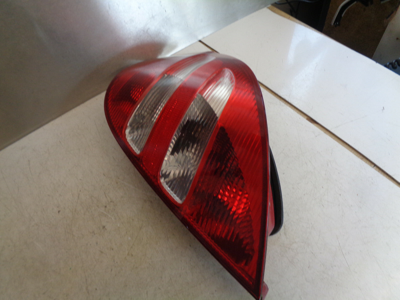 MERCEDES BENZ A CLASS W169 OSR DRIVER SIDE REAR TAIL LIGHT A1698200464R