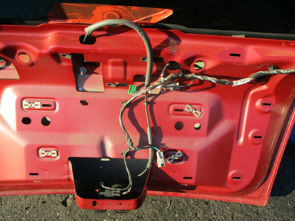 DODGE CALIBER 2008 COMPLETE REAR BOOT LID TAILGATE HATCH GLASS SPOILER IN RED