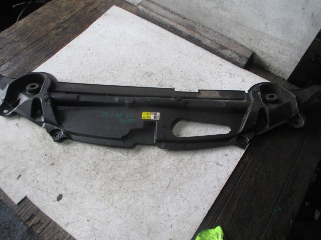 JAGUAR 2015 XF LUXURY AUTO D FRONT RADIATOR PANEL TRIM CX238A303A