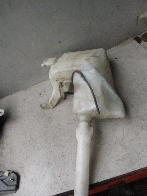 2012 RENAULT TRAFIC VIVARO 2.0 DIESEL WINDSCREEN WASHER TANK 8200506740