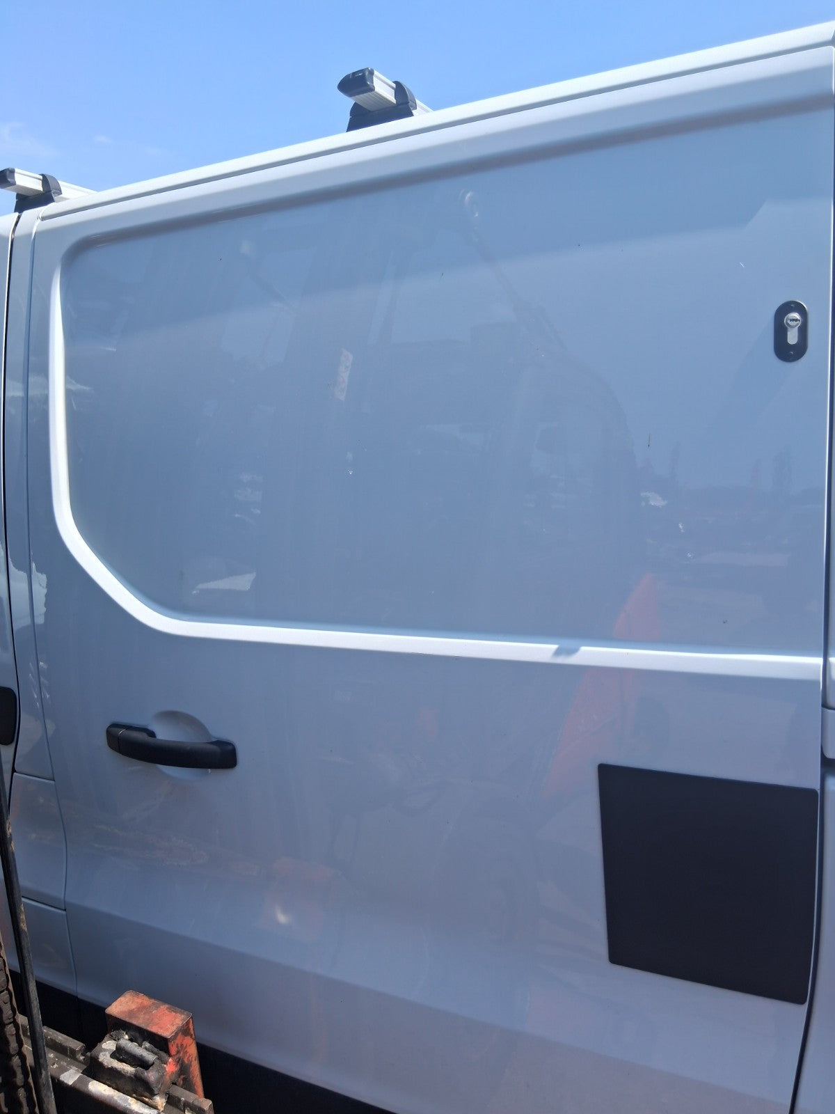 2025 RENAULT TRAFIC X82 MK3 NS PASSENGER SIDE SLIDING DOOR COMPLETE WHITE