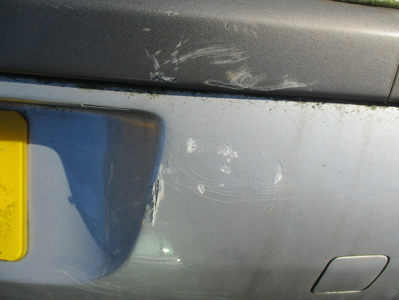 RENAULT LAGUNA MK2 COMPLETE REAR BUMPER SILVER