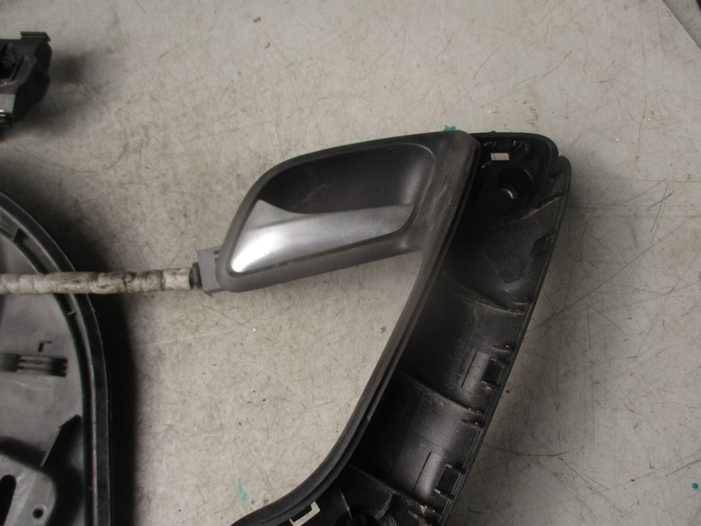 2016 VOLKSWAGEN POLO NSF PASSENGER FRONT DOOR LOCK & HANDLE 5K2837015D 5N0839885