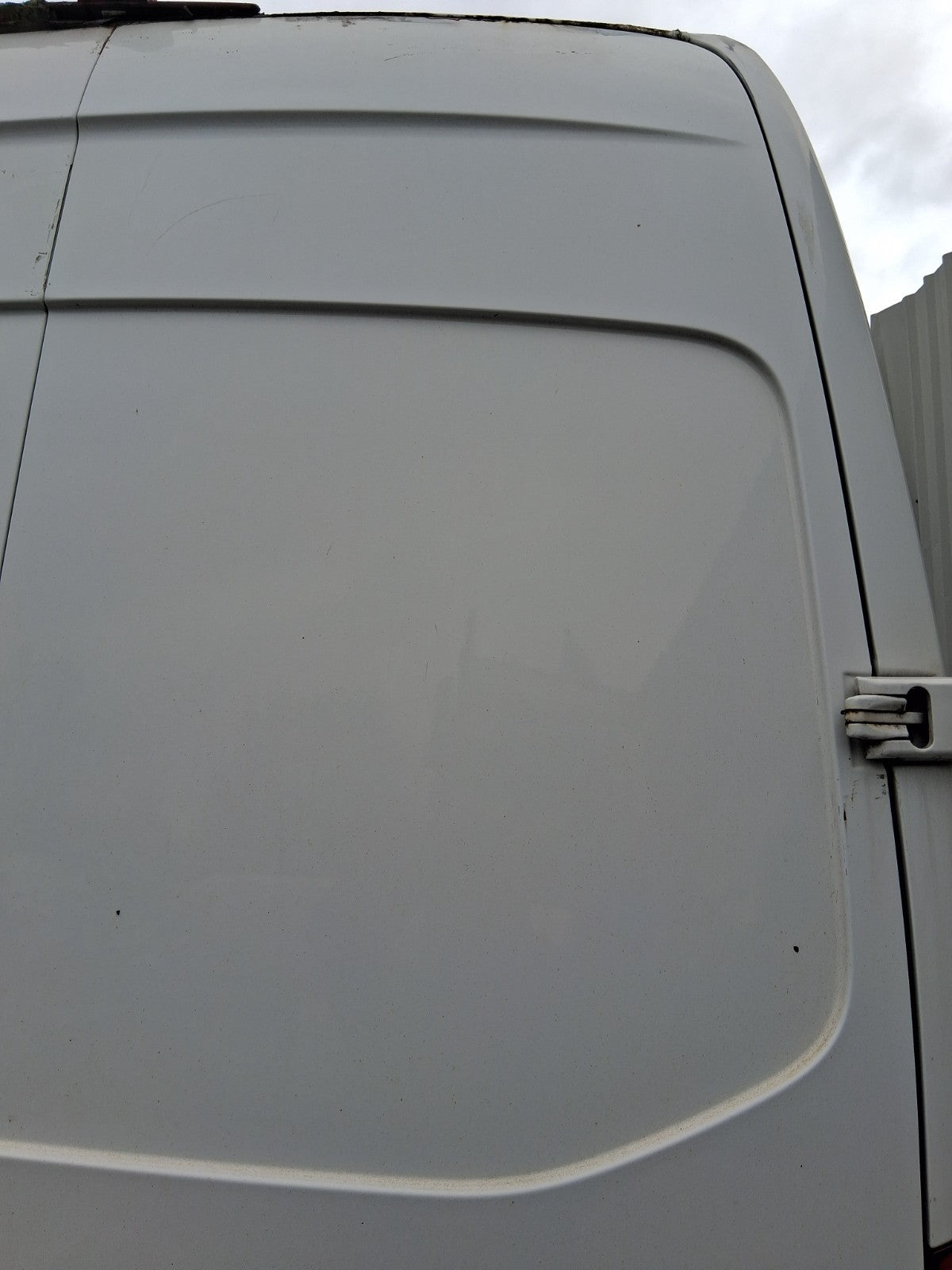 2018 MERCEDES BENZ SPRINTER W907 OSR DRIVER SIDE COMPLETE REAR RIGHT DOOR WHITE