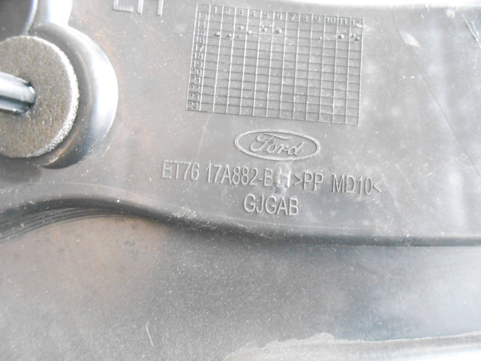 FORD TRANSIT COURIER 2017 NSR PASSENGER REAR CORNER TRIM MOUNT ET7617A8892BH