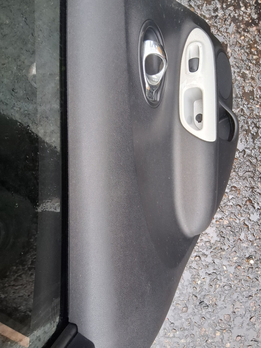 2016 NISSAN JUKE MK1 NSR PASSENGER SIDE REAR LEFT COMPLETE DOOR WHITE