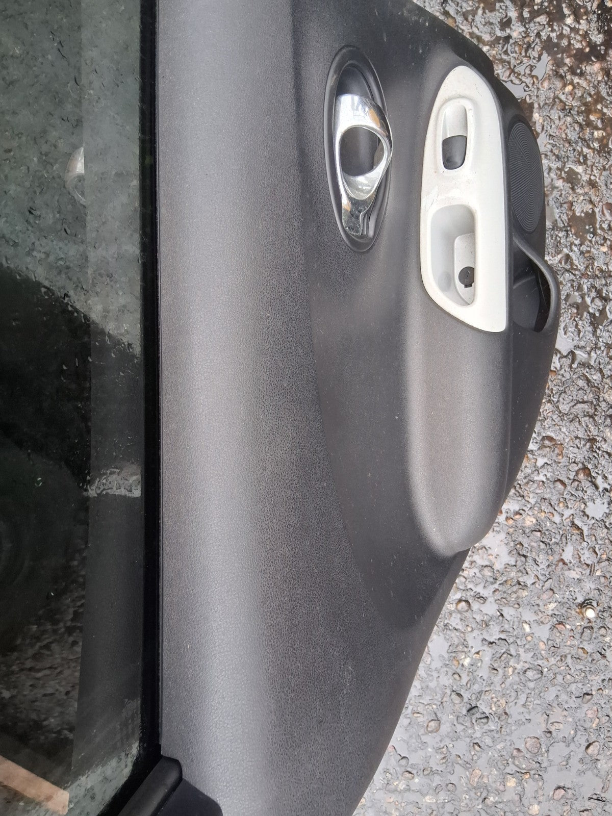 2016 NISSAN JUKE MK1 NSR PASSENGER SIDE REAR LEFT COMPLETE DOOR WHITE