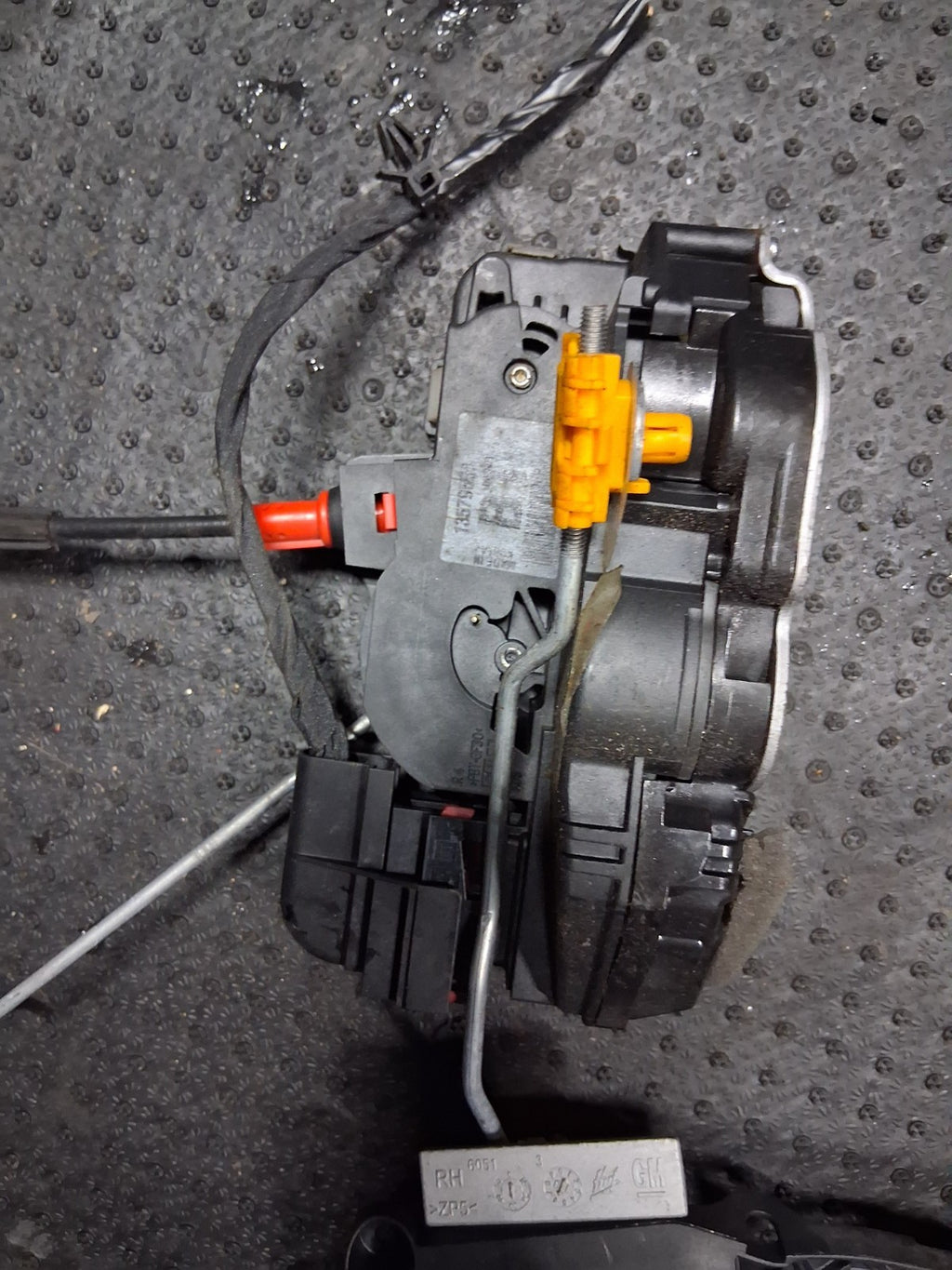 2018 VAUXHALL ZAFIRA C OSR DRIVER SIDE REAR RIGHT DOOR LOCK MECHANISM 13579556