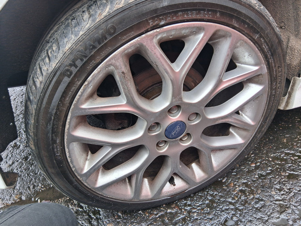2017 FORD FOCUS MK3 ST LINE 18 INCH ALLOY WHEEL WITH TYRE 235/40R18