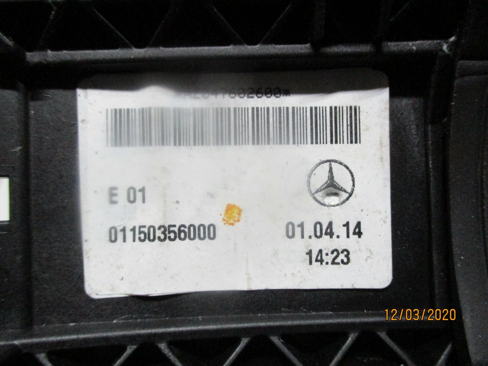 MERCEDES GLA 2014 X156 OSF DRIVER FRONT DOOR HANDLE MOUNT BRACKET A2047602600
