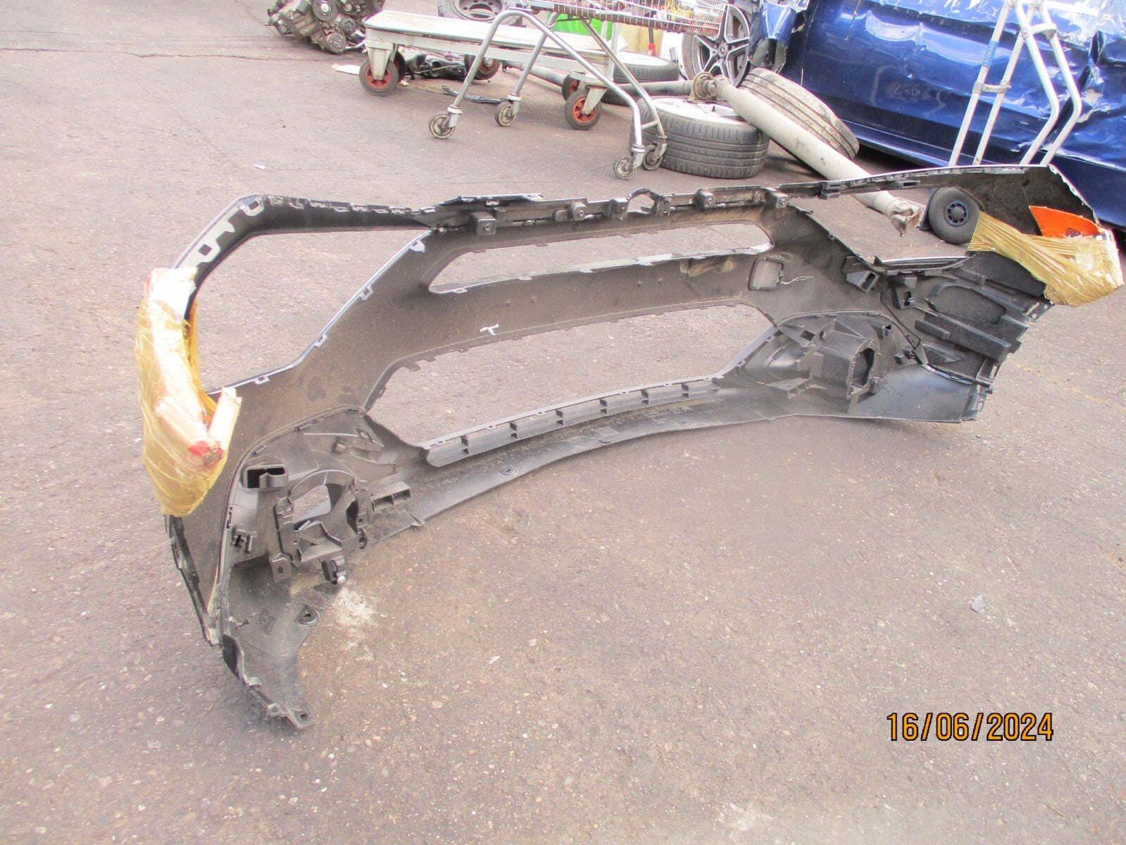 CITROEN C4 MK3 2021 FRONT BUMPER WITH DIFFUSER IN BLACK