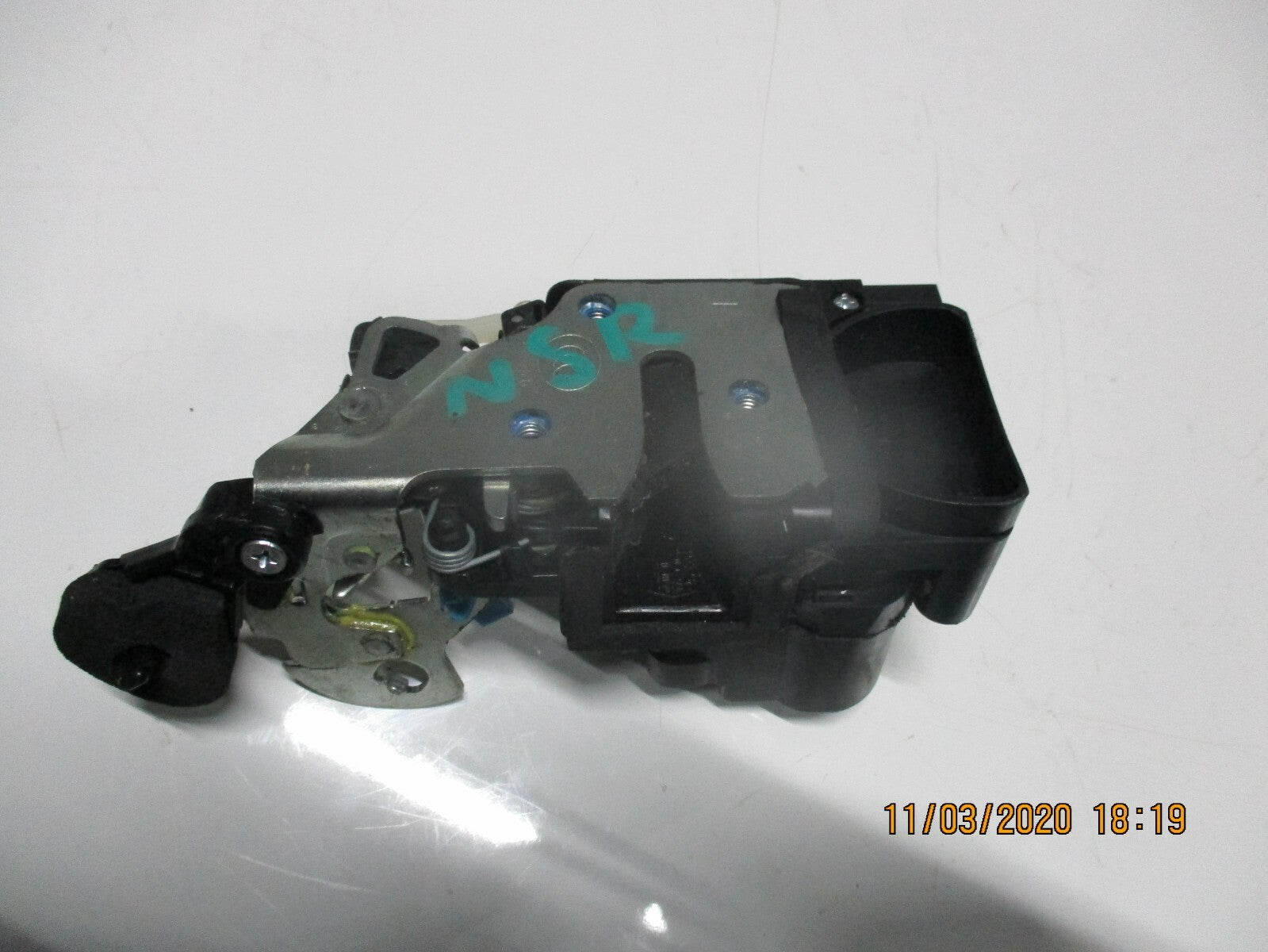 VAUXHALL VIVA 2017 NSR PASSENGER SIDE REAR DOOR LOCK CATCH MECHANISM MECH 4475