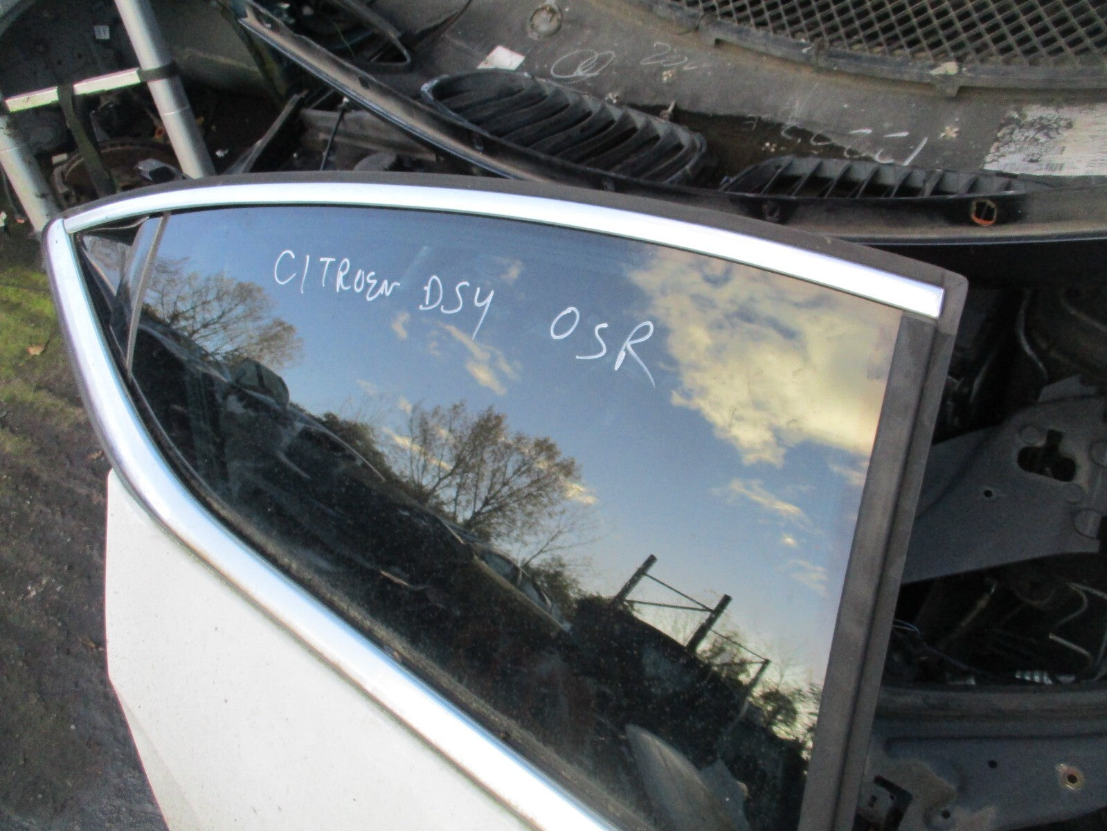CITROEN DS4 2016 HATCHBACK OSR DRIVER SIDE REAR COMPLETE DOOR WHITE