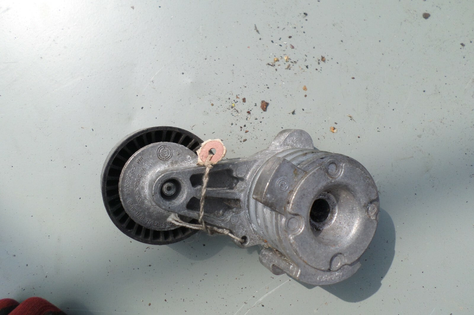 BMW 3 SERIES E90 E91 BELT TENSIONER 7530314